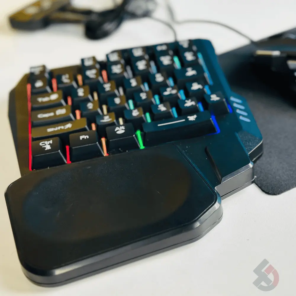 190 Mobile Gaming RGB Keyboard & Mouse (2).webp